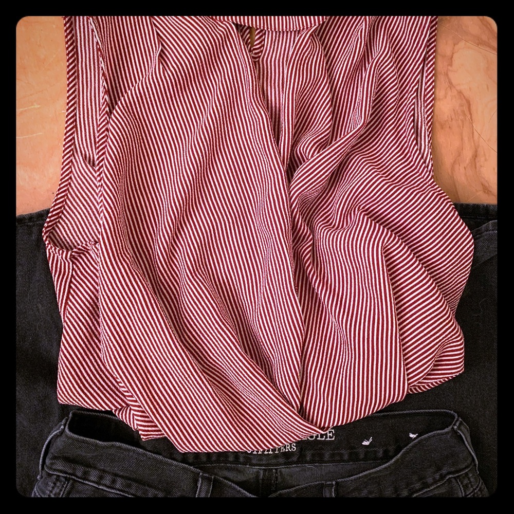 V-neck choker collared blouse 🌹